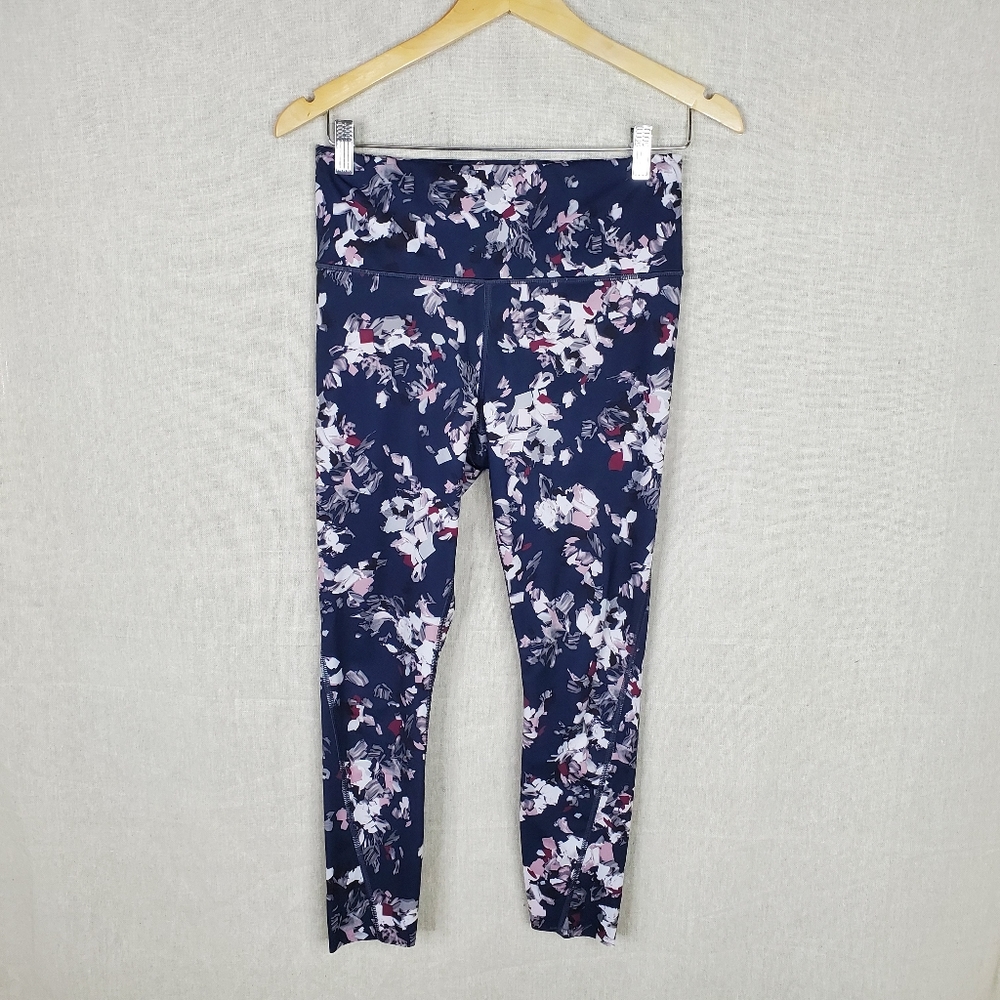 ☆☆ Athleta Challenge Bloom Floral Gray Cream and Pink 7/8 Leggings Size Small